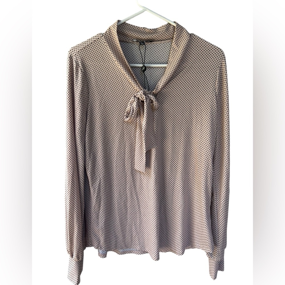 Adrianna Papell blouse. Pink w/ black polka dots. Size M. NWT